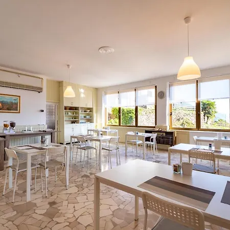 Belvedere Bed & Breakfast 3*