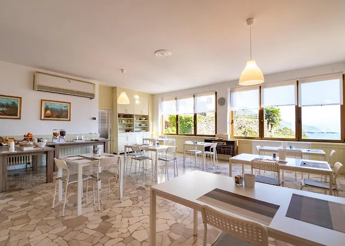 Belvedere Oda ve Kahvaltı 3*